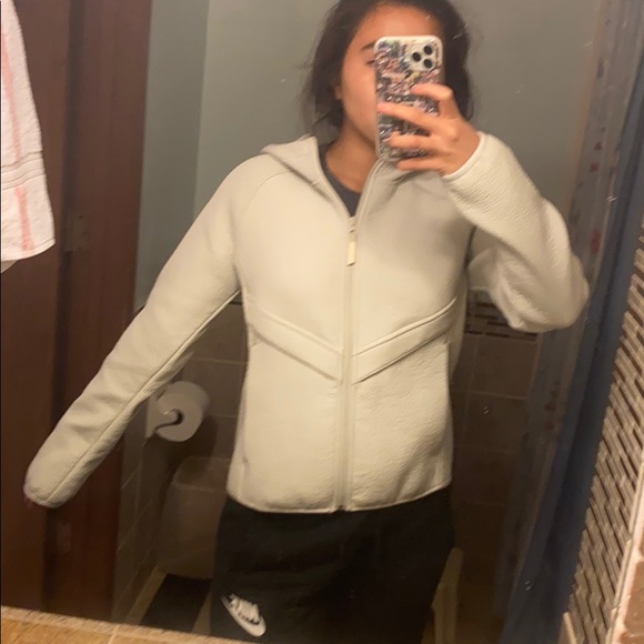 Nike Jacket - Picture 3 of 5